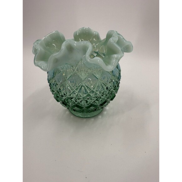 Vintage Fenton Mint Green White Opalescent Ruffled Vase Block Cut HTF Glass USA - Picture 1 of 9
